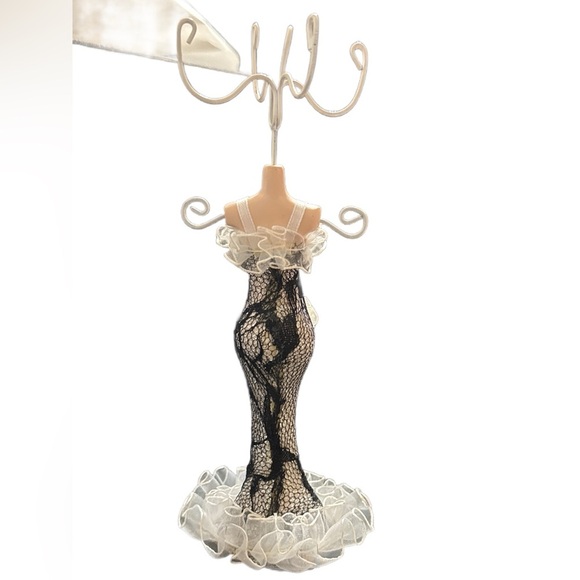 Doll Jewelry Display Stand Mannequin Necklace/bracelet
NEW
0150 - Picture 2 of 4